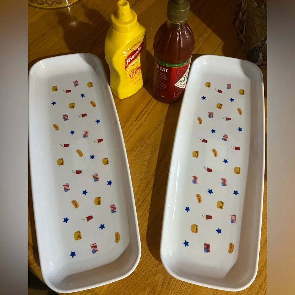 Serving dishes x2 ideal for a cook out